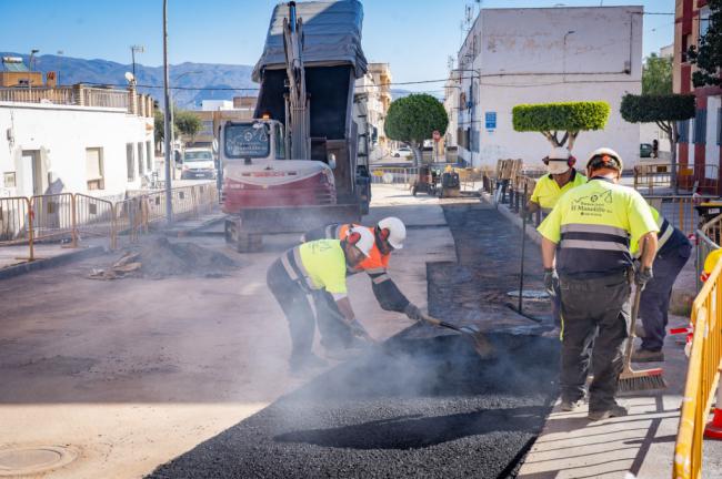 El Ayuntamiento de Roquetas ultima los trabajos en el Camino de Los Bartolos