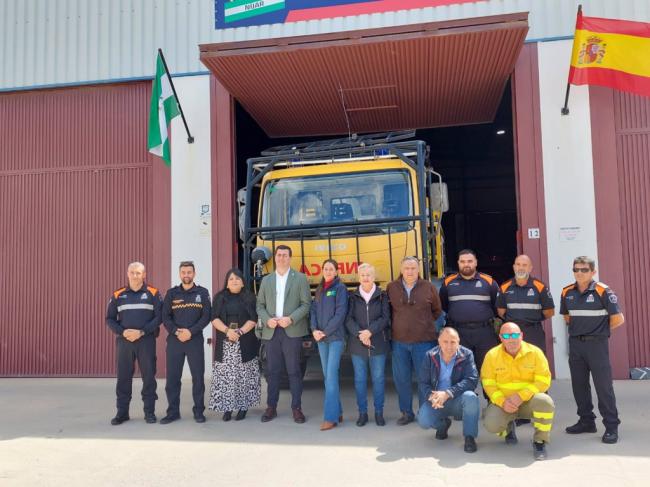 Níjar recibe camión autobomba de la Junta de Andalucía