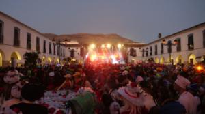 La Plaza Porticada se llena hasta la bandera en el gran Carnaval de Berja 2026