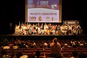 Entrega carnés ciberexpertos en El Ejido