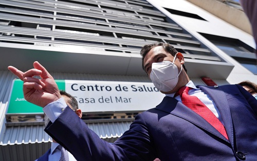 Moreno inaugura el Centro de Salud Casa del Mar en Almería tras quince años cerrado