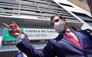 Moreno inaugura el Centro de Salud Casa del Mar en Almería tras quince años cerrado
