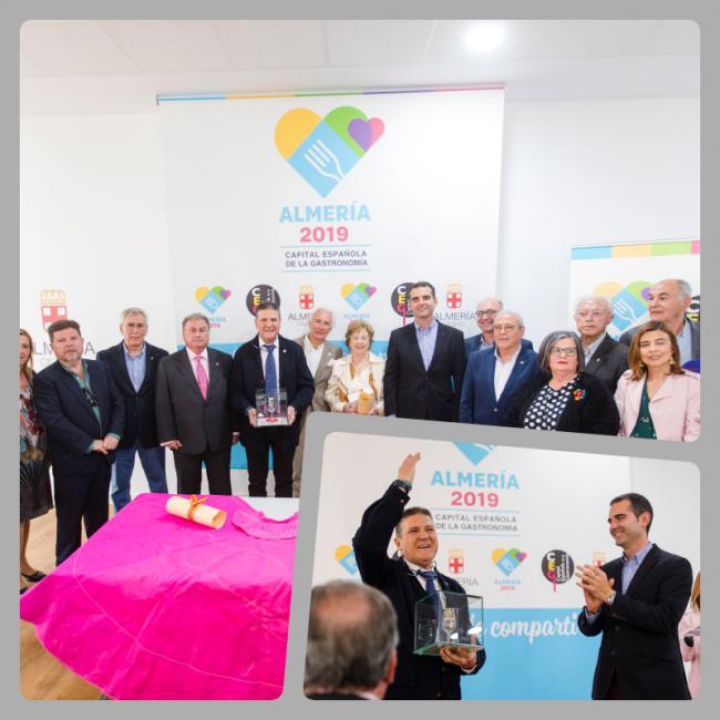 Amigos Taurinos de Almería se adhiere a la Capitalidad Gastronómica con el premio Catavino de Oro