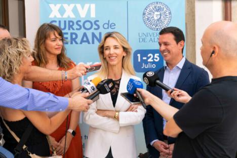Cayetana Álvarez de Toledo cierra curso de verano en la UAL