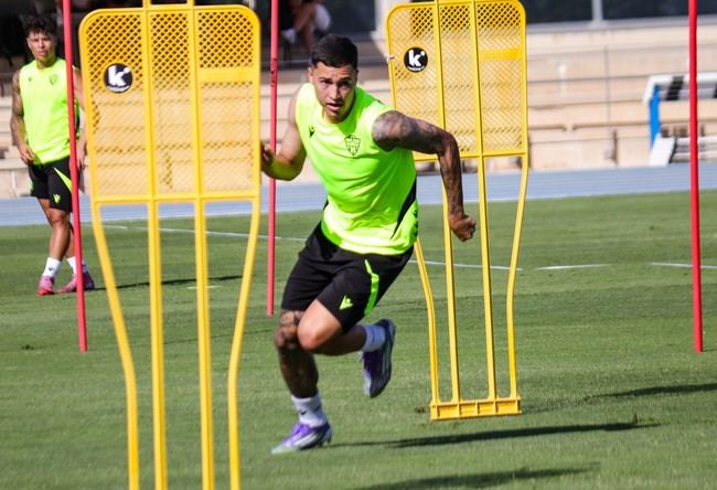 Thalys se une al entrenamiento del Almería
