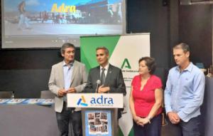 Junta y Ayuntamiento ponen en valor el Centro Comercial Abierto de Adra