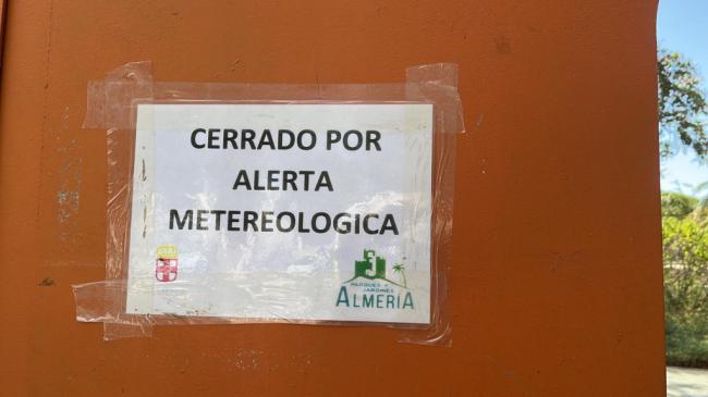 Problemas y precauciones por el fuerte viento en Almería