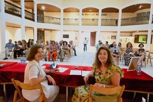 Sandra Segura presentó su novela ‘Donde el mar nos lleve’ en el Castillo de Santa Ana
