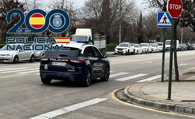 Policía fuera de servicio captura a atracador en Granada