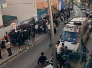 Caos en Almería por la avalancha de solicitudes para la regularización de inmigrantes