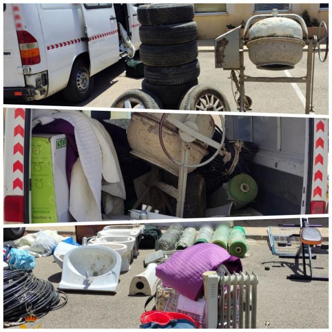 Intervienen en Nacimiento una furgoneta cargada de objetos robados