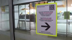 Controles de acceso en Barajas para limitar la entrada de personas sin hogar