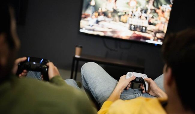 Junta de Andalucía advierte sobre riesgos de videojuegos para jóvenes