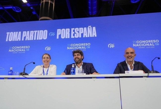 El PP aprueba Estatutos y critica la corrupción del PSOE