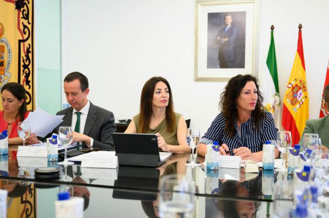 Aumenta un 15% el tráfico de mercancías en puertos de Almería