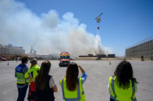 Controlado sin daños el aparatoso incendio del Puerto de Almería