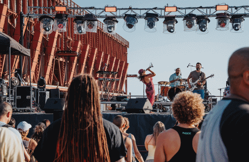 Almería vuelve a disfrutar con la fiesta de bienvenida de Cooltural Fest bajo el Cable Inglés