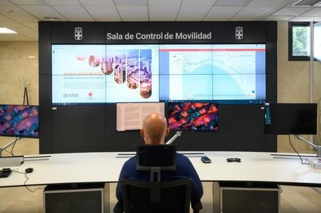 Corte temporal en calle General Segura por obras en el Paseo de Almería