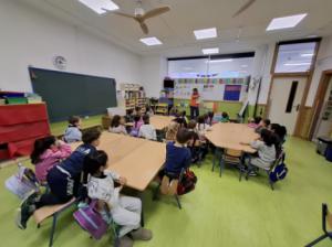 Los más pequeños disfrutan de los cuentacuentos por la Igualdad de Paula Mandarina