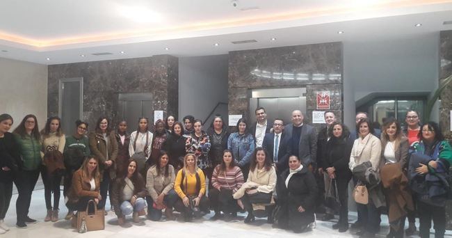 Diputación forma a 35 mujeres como camarera de restaurante y café-bar