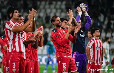 Afición rojiblanca arrasa en Córdoba