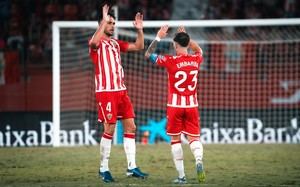 Embarba y Monte, nuevos capitanes del Almería