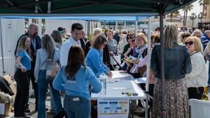 Roquetas impulsa la salud comunitaria en su mercado semanal