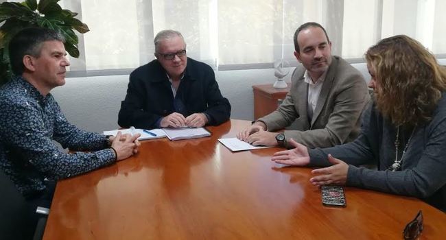 Reunión del delegado de Empleo con el alcalde de Carboneras