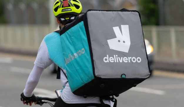 Deliveroo anuncia que hará 'reparto a domicilio' a barcos de Almería