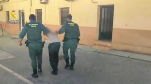 40 agentes recuperan en Almería un camión de tabaco robado a punta de pistola