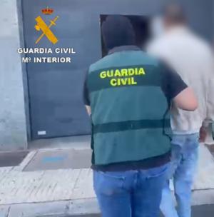 Detenido un hombre en Fondón acusado de intentar robar en dos viviendas a través de sus patios