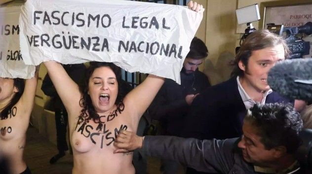 Detenido por agredir sexualmente a activistas de Femen en acto franquista