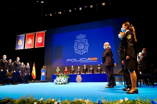 El alcalde, “orgulloso por el impecable desempeño de la Policía Nacional en Almería”