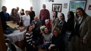 Diputación rinde homenaje a Carmen Amate, una vecina de 94 años en Alhama de Almería