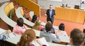 Docentes de Almería pueden solicitar complementos autonómicos hasta el 21 de septiembre