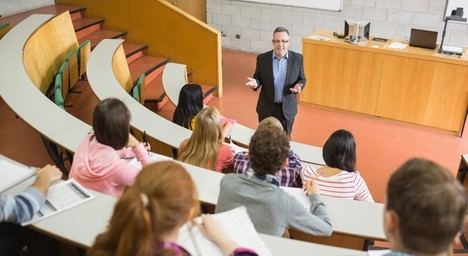 Docentes de Almería pueden solicitar complementos autonómicos hasta el 21 de septiembre