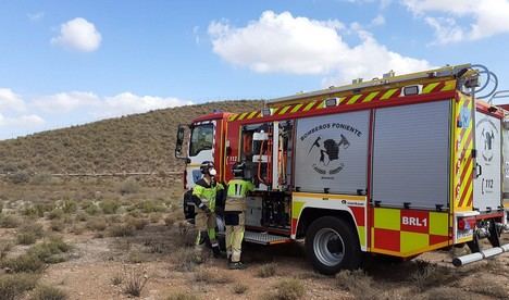 Incendio en Pechina deja dos heridos por inhalación de humo