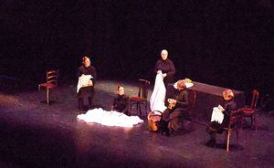 Gran éxito de ‘La casa de Bernarda Alba’ representada por Alumnos de la Escuela de Teatro de Roquetas