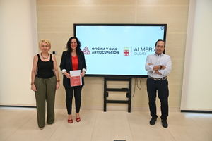 Almería planta cara a la oKupación con una oficina de asesoramiento