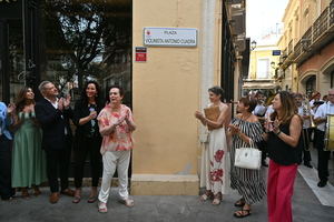 La alcaldesa inaugura la plaza Violinista Antonio Cuadra