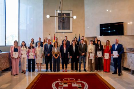 16 nuevos funcionarios de carrera y 4 técnicos de escuelas infantiles