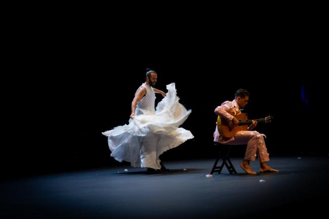 El bailaor Julio Ruiz lleva la emoción de ‘La familia’ al Auditorio de Roquetas