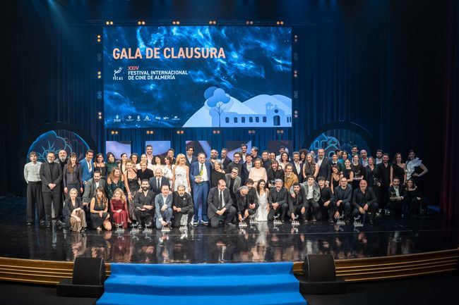 200 invitados y glamour de las estrellas despiden FICAL