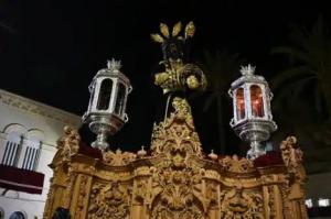 Pasión y Gran Poder procesionan en el Lunes Santo de Almería