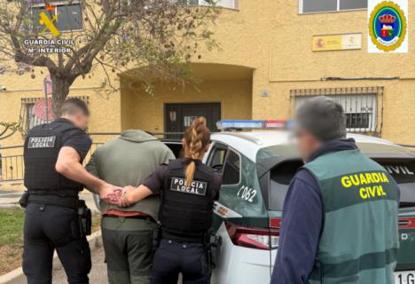 Detenido el presunto autor de casi cuarenta robos en Vícar