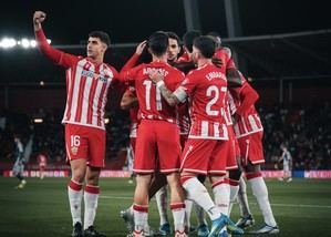 Almería se acerca al ascenso directo tras una gran jornada