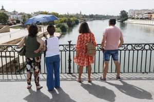 Almería en alerta por altas temperaturas: el 1-1-2 recuerda la importancia de hidratarse