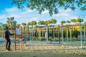 Vera estrena un circuito de calistenia en el Parque de las Familias