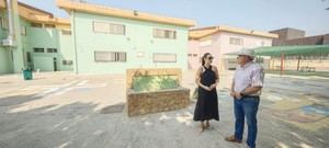El alcalde inspecciona la renovación de la fachada del CEIP Virgen de la Paz
