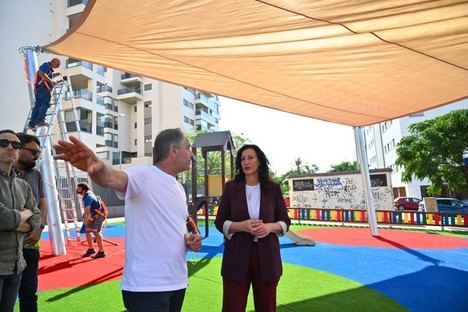 Instalan toldos en parque infantil de Villablanca para mayor sombra